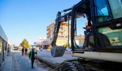 Antalya Büyükşehir Varsak’ta içme suyu hattını yeniliyor