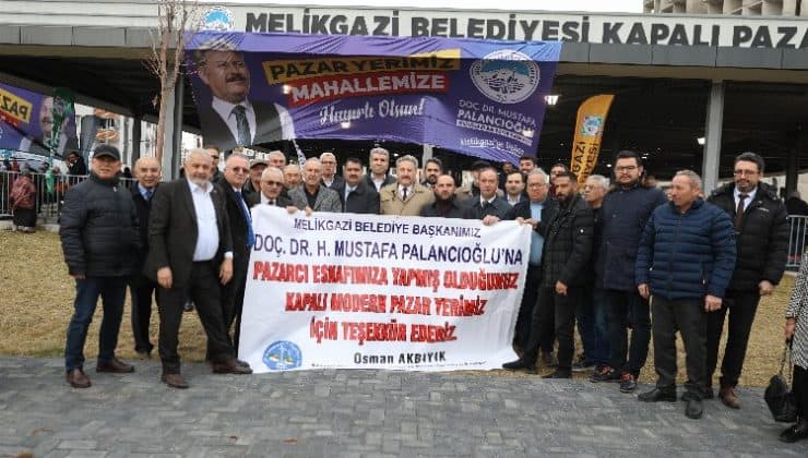 Başkan Palancıoğlu ilçeye kazandırdıkları pazar yerinde alışveriş yaptı