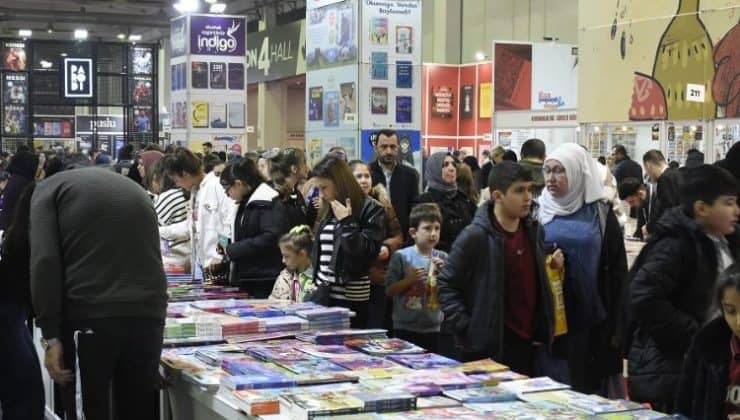 Kitap tutkunları Bursa’ya akın ediyor