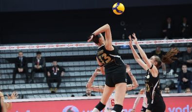 VakıfBank, sahasında kazanmaya devam ediyor