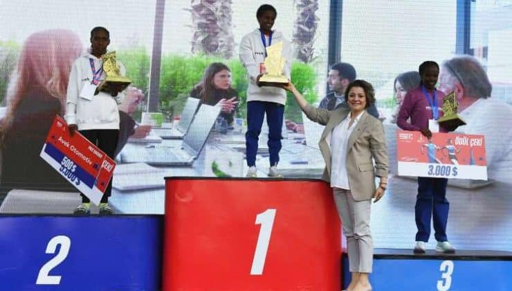 İzmir Maraton’da ödüller dağıtıldı