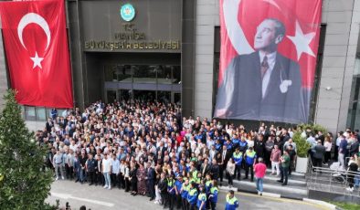 Manisa Büyükşehir Belediyesi personeli bayramlaştı